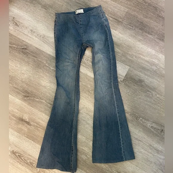 Free People flare jeans - Picture 3 of 6